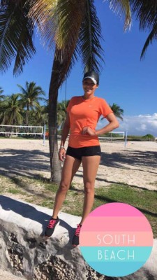 Nathalia Casco revoluciona las redes con fotos en diminuto bikini