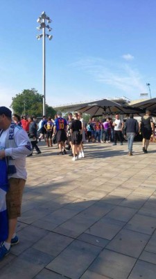 Ambientazo: Hondureños presentes en el Camp Nou para el Barcelona contra Real Madrid