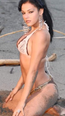 ¡Infartante! Así disfruta de la playa y el sol Nathalia Casco