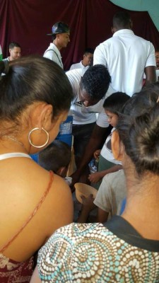 Platense y Real España reparten alegría a niños antes de Copa Presidente