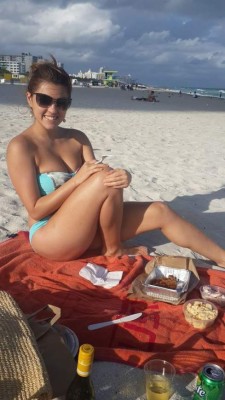 Debbie Bertrand, la sexy aficionada de Olimpia que debuta en telenovelas