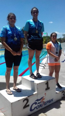Alegría y deportivismo: Las mejores imágenes del campeonato nacional de natación
