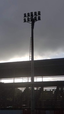 Fotos: Encienden la primera torre de luz en el Estadio Francisco Martínez de Tocoa