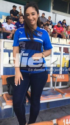¡Qué lindas! El lado más sexy del clásico Motagua-Olimpia en el estadio Nacional