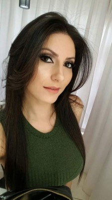 Así es Ariana Herchi, la escultural hondureña que fichó Marathón