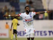 Real España recibe a Olimpia en el Estadio Morazán. FOTOS: NEPTALÍ ROMERO | YOSEPH AMAYA.
