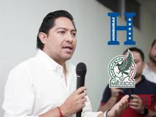 Julio el Profe Ibáñez ya se encuentra realizando su cobertura del encuentro en San Pedro Sula. Foto Mauricio Ayala.