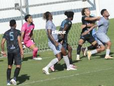 En el estadio Morazán lo jugaron en el Platense y Victoria. Fotos Neptalí Romero.