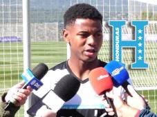 El defensor de Honduras señaló la novedad en el primer entreno con José Francisco Molina. (FOTO: Mauricio Ayala)