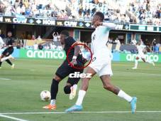 La clara falta sobre Joseph Rosales en el Honduras vs Curazao. FOTO: MAURICIO AYALA.