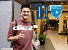 Denil Maldona posa para el lente de DIEZ a su llegada al hotel de concentración en Miami. Fotos Mauricio Ayala.