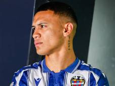 Kervin Arriaga llego para la presente temporada al Levante de España.