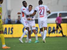 Olimpia le pasa por encima a un Génesis que cometió pecados en defensa y el equipo de Troglio no lo perdonó; es nuevo líder