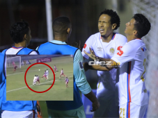 Yan Maciel se quebrantó al anotar el primer gol con Olimpia en la Liga Nacional. El carioca llegó a los blancos en el Apertura 2022.