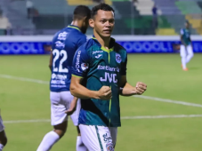 ¡Golpe de autoridad! Marathón, con dos soberbios golazos, se impone al Motagua y tiene medio pie en semifinales del Clausura 2023