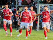 Los jugadores del Estrella Roja han demostrado que van en serio por lograr el título y pelear el ascenso directoo con el Estrella Roja de Danlí que ya tiene medio boleto en la mano. Foto cortesía