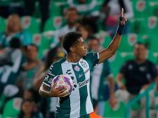 Choco Lozano celebra su gol frente al Pachuca por la jornada 13 de la Liga MX.