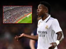 La afición del Barcelona atacó a Vinicius en el clásico, pero el brasileño decidió ignorarlos.