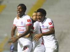 Olimpia se aprovechó de un Motagua con flaqueza ofensiva y los derrota para ponerse líder del Apertura 2025