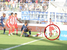 Nuestro fotógrafo Marvin Salgado enterró la polémica: Roney Salinas validó bien el gol de Santos en el Motagua - Vida