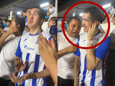 Selvin Brown le narró el juego: Pablo Reyes, el hincha no vidente que sorprendió en el Honduras-Trinidad y Tobago