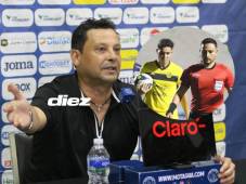 Jeaustin Campos no quedó contento con el arbitraje de Saíd Martínez al final la ida de las semifinales. Foto Marvin Salgado.