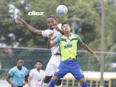 En el estadio Excélsior se vive un partidazo entre Platense y Olancho FC. Foto Neptalí Romero.