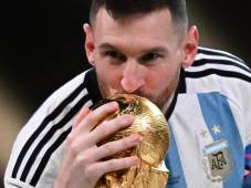 Messi rompió el maleficio y pudo ganar por primera vez la copa en su quinto Mundial.