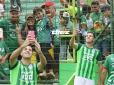 Nicolás Messiniti tuvo el cariño de los aficionados al término del encuentro donde ganaron al Choloma. Fotos Mauricio Ayala y Neptalí Romero.