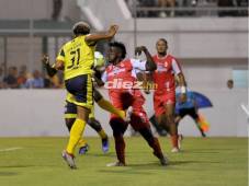 Génesis y Real Sociedad empatan en electrizante partido que dejó tres expulsados en Comayagua