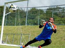 Edrick Menjívar no suelta la titularidad en el Olimpia y se prepara para brillar en el clásico ante Marathón.