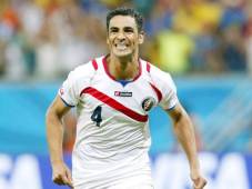 Michael Umaña sale a celebrar el penal que convirtió con el que Costa Rica clasificó a cuartos de final del Mundial de Brasil 2016.