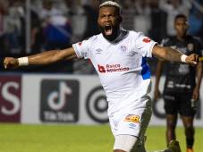 Doblete de Benguché y triunfo ante FAS del Olimpia, que sigue soñando con la clasificación en Copa Centroamericana