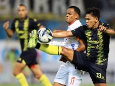 Real España recibe a Real Sociedad en el Estadio Morazán de San Pedro Sula. FOTOS: Yoseph Amaya.