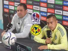 André Jardine en la conferencia de prensa junto al jugador Erick Sánchez en el estadio Nacional Chelato Uclés. Foto DIEZ.