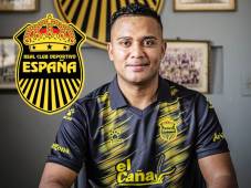 Ever Alvarado posando oficialmente con los colores de Real España en su regreso al club. Foto cortesía Real España.