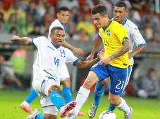 Honduras enfrentando a Brasil en el año 2015, donde caímos 1-0 con gol de Roberto Firmino.
