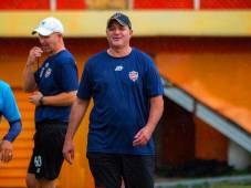 Diego Vázquez da la cara luego de ser apaleado por Saprissa en su debut en el banquillo de Puntarenas