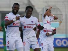 Olimpia tumba al Platense con exhibición de José Mario Pinto y el león es más líder que nunca del Apertura 2025