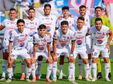 Alianza de El Salvador, luego del fracaso liguero, anuncia a excapitán de River Plate como su nuevo técnico