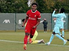 Keyrol Figueroa ya tiene contrato firmado con el primer equipo del Liverpool, donde ha entrenado en un par de ocasiones.