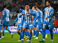 ¡Cabezazo mortal! Denil Maldonado anota su tercer gol de la temporada en Rumanía y así lo celebró