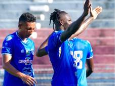 ¡Electrizante! Victoria vence en el último suspiro al Olancho FC y se afianza en los primeros lugares del Apertura