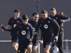 Barcelona entrena temprano tras golear al Valencia en LaLiga de España.