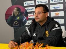 El técnico de Real España compareció ante los medios de prensa.