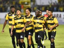 Bryan Moya abrió la lata para Real España en la victoria frente al Olimpia. Fotos Neptalí Romero, Mauricio Ayala, Josep Amaya y Héctor Edú.