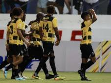 ¡La bestia anda encendida! Bryan Moya aprovecha un horror de Julián Martínez y le anota al Olimpia con el Real España