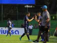 Héctor Castellanos denuncia persecución arbitral y confirma ofertas de otros equipos, pero Motagua es su primera opción