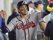 El pelotero hondureño, Mauricio Dubón volvió a destacar con los Bravos de Atlanta en la serie frente a Los Angelinos. Fotos cortesía