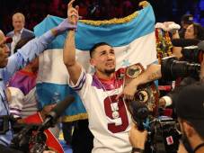 Teófimo López, por decisión unánime, derrota a Jamaine Ortiz y retiene el Título Mundial del Peso Superligero del Boxeo